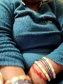 Shoni   online show from December 17, 2025, 2:11 pm