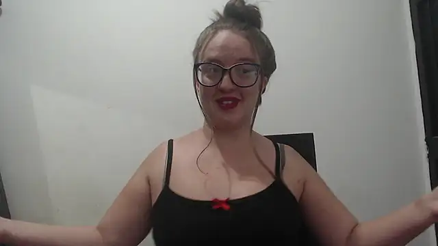 Snapshot of Venus_Santana chatting on October 21, 2025, 11:04 pm Venus Santana online show from October 21, 2025, 11:04 pm