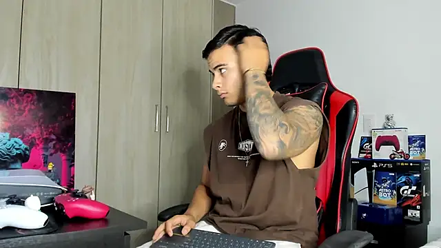 jacob firexx online show from October 31, 2025, 2:08 am