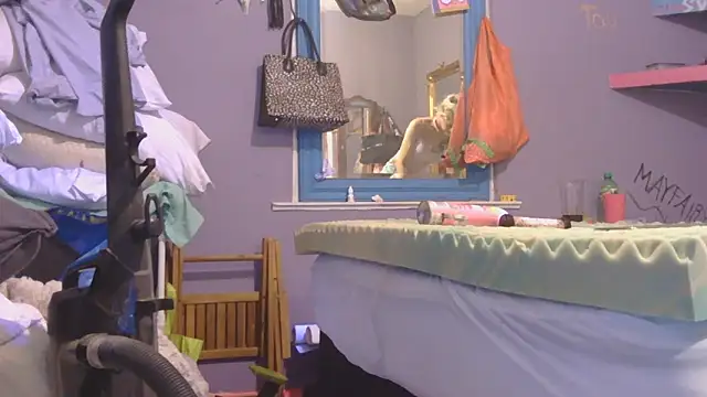 Snapshot of watermellonpussy chatting on November 15, 2025, 5:33 am watermellonpussy online show from November 15, 2025, 5:33 am