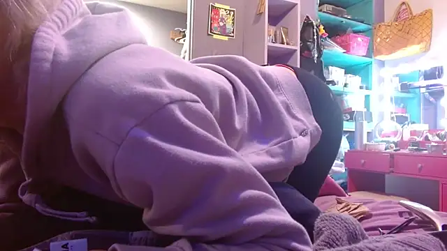 Snapshot of watermellonpussy chatting on February 3, 2026, 4:32 am watermellonpussy online show from February 3, 2026, 4:32 am