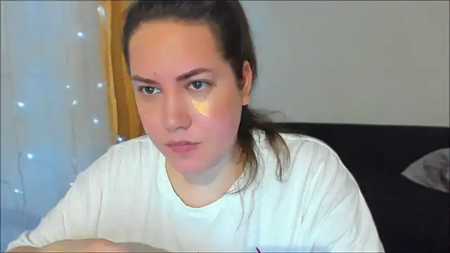  madalexa  online show from April 2, 2026, 8:37 pm