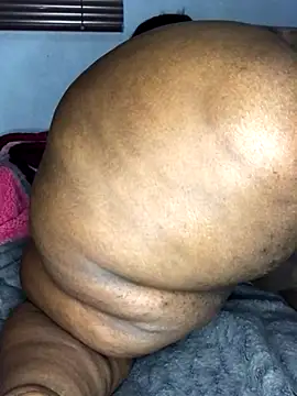 Snapshot of sotho_ssbbw chatting on October 29, 2025, 11:58 pm sotho ssbbw online show from October 29, 2025, 11:58 pm