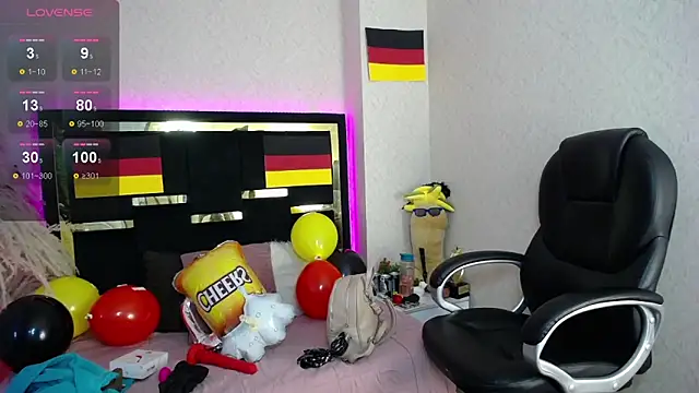 Moon Water   online show from September 26, 2025, 11:50 am