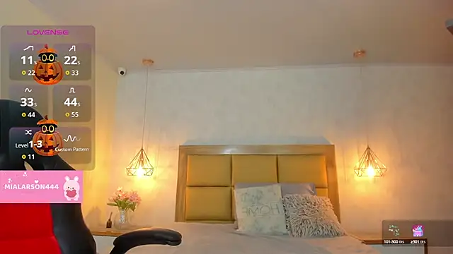 LARSONMIA online show from October 15, 2025, 12:24 pm