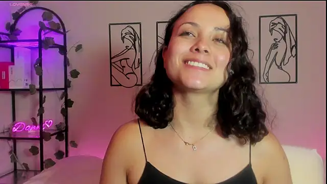 Snapshot of Megan_Rodrigo chatting on March 3, 2025, 1:28 am Megan Rodrigo online show from March 3, 2025, 1:28 am