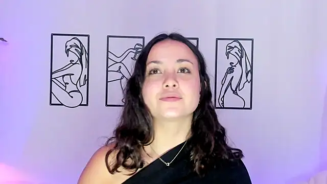 Snapshot of Megan_Rodrigo chatting on October 5, 2025, 7:04 pm Megan Rodrigo online show from October 5, 2025, 7:04 pm