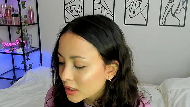 Snapshot of Megan_Rodrigo chatting on September 28, 2025, 8:05 pm Megan Rodrigo online show from September 28, 2025, 8:05 pm
