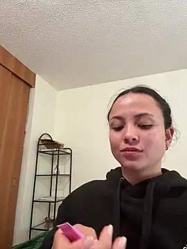 Snapshot of Megan_Rodrigo chatting on April 15, 2026, 7:58 pm Megan Rodrigo online show from April 15, 2026, 7:58 pm