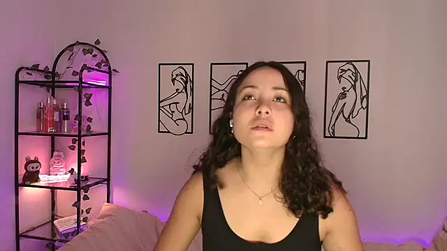 Snapshot of Megan_Rodrigo chatting on October 8, 2025, 7:14 pm Megan Rodrigo online show from October 8, 2025, 7:14 pm