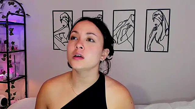 Snapshot of Megan_Rodrigo chatting on October 1, 2025, 7:51 pm Megan Rodrigo online show from October 1, 2025, 7:51 pm