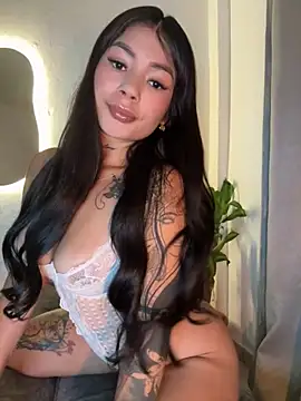 Snapshot of Roxanne_08 chatting on October 20, 2025, 7:14 pm Roxanne 08 online show from October 20, 2025, 7:14 pm