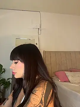 Snapshot of Roxanne_08 chatting on November 7, 2025, 7:07 pm Roxanne 08 online show from November 7, 2025, 7:07 pm