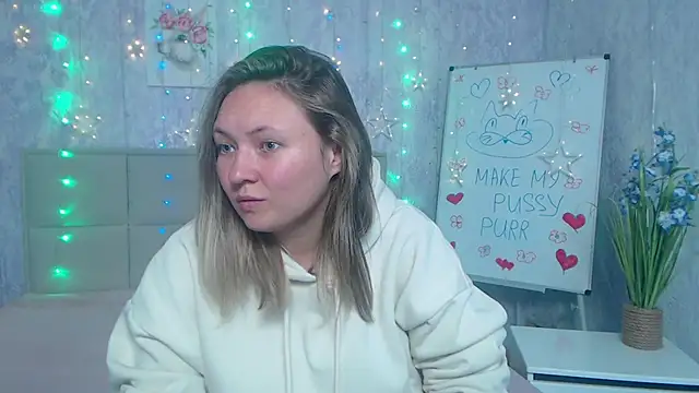 SallyVerda online show from October 14, 2025, 5:46 pm