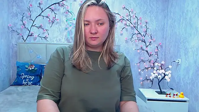 SallyVerda online show from May 19, 2026, 1:56 am