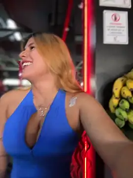 Amber Martins  online show from October 5, 2025, 5:36 pm