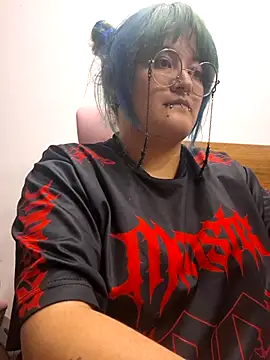 lucky-leah online show from March 10, 2026, 4:27 am