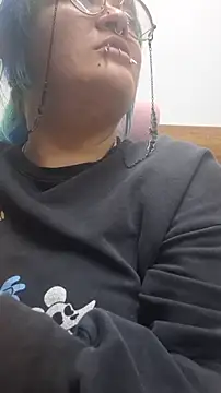 lucky-leah online show from March 8, 2026, 3:21 am