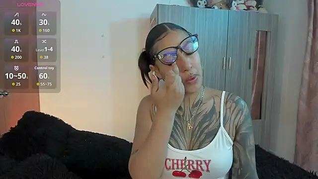 Kayla foxxy online show from November 17, 2025, 3:32 am