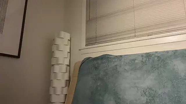 YUMIandbigWOLF online show from July 5, 2026, 1:54 am