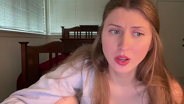 Snapshot of YUMIandbigWOLF chatting on April 12, 2026, 10:02 pm YUMIandbigWOLF online show from April 12, 2026, 10:02 pm