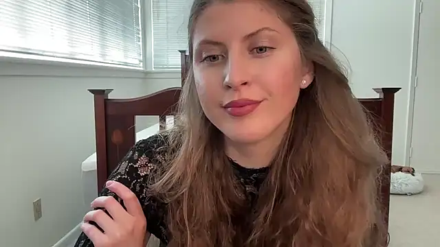 Snapshot of YUMIandbigWOLF chatting on March 8, 2026, 8:45 pm YUMIandbigWOLF online show from March 8, 2026, 8:45 pm