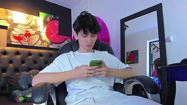 Snapshot of Santi_delacruz chatting on January 15, 2025, 2:24 pm Santi delacruz online show from January 15, 2025, 2:24 pm