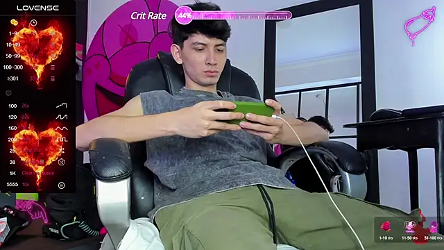 Snapshot of Santi_delacruz chatting on February 25, 2025, 8:53 pm Santi delacruz online show from February 25, 2025, 8:53 pm