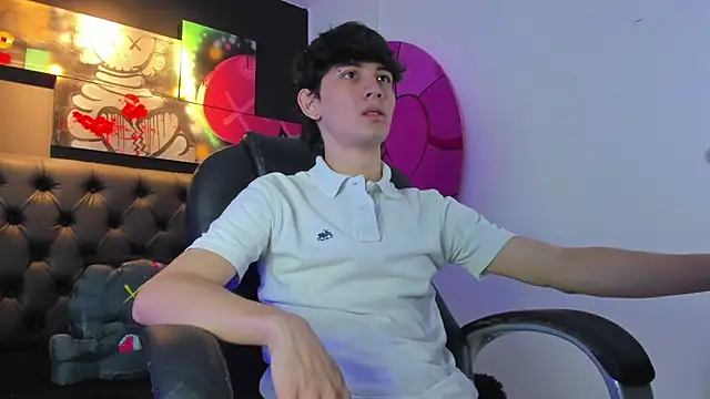 Snapshot of Santi_delacruz chatting on February 6, 2025, 1:54 pm Santi delacruz online show from February 6, 2025, 1:54 pm