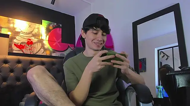 Snapshot of Santi_delacruz chatting on February 1, 2025, 4:54 pm Santi delacruz online show from February 1, 2025, 4:54 pm