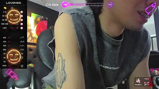 Snapshot of Santi_delacruz chatting on February 5, 2025, 6:48 pm Santi delacruz online show from February 5, 2025, 6:48 pm