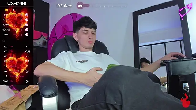 Snapshot of Santi_delacruz chatting on February 11, 2025, 8:42 pm Santi delacruz online show from February 11, 2025, 8:42 pm