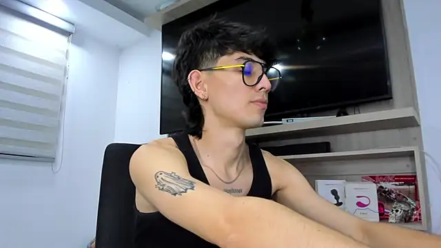 Snapshot of Santi_delacruz chatting on October 3, 2025, 5:20 am Santi delacruz online show from October 3, 2025, 5:20 am