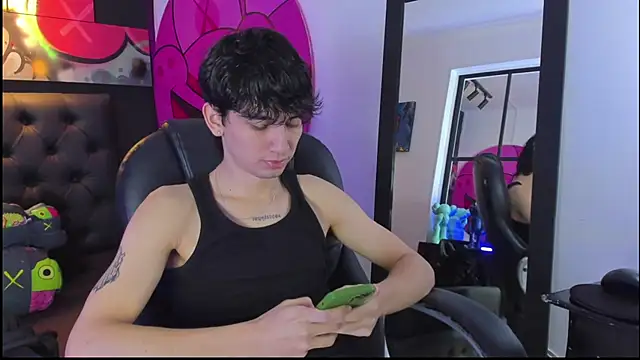 Snapshot of Santi_delacruz chatting on January 23, 2025, 3:01 pm Santi delacruz online show from January 23, 2025, 3:01 pm