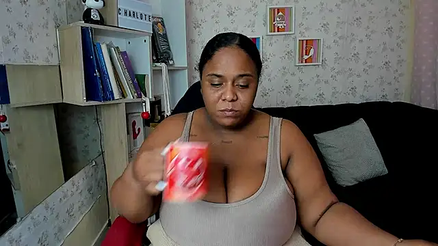 Snapshot of bbw_charlote chatting on September 29, 2025, 12:22 pm bbw charlote online show from September 29, 2025, 12:22 pm