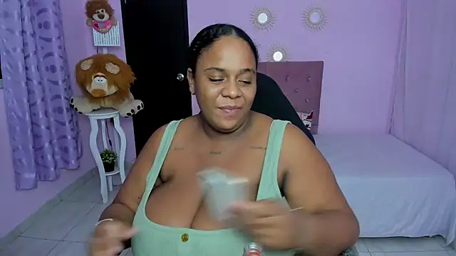 bbw charlote online show from March 17, 2026, 12:19 pm