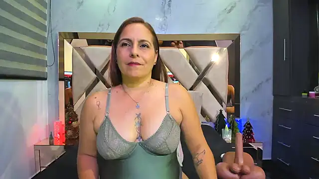 Susy wisee online show from December 2, 2025, 3:41 am