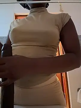 Snapshot of Nottynadiaa chatting on July 18, 2026, 4:37 pm Nottynadiaa online show from July 18, 2026, 4:37 pm
