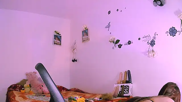 Candy beauty online show from February 21, 2025, 6:37 pm