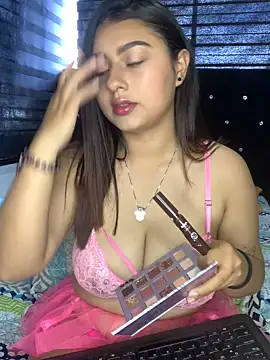 Kittyy Hott  online show from January 24, 2025, 6:04 pm