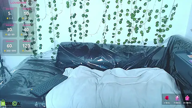 yinetford online show from October 4, 2025, 9:55 am