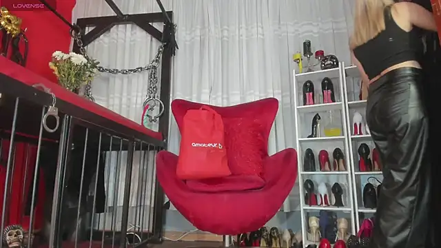 Snapshot of MistressAndre chatting on March 13, 2026, 8:36 pm MistressAndre online show from March 13, 2026, 8:36 pm