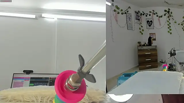 Snapshot of Daki_Ume_ chatting on November 24, 2025, 2:33 am Daki Ume online show from November 24, 2025, 2:33 am