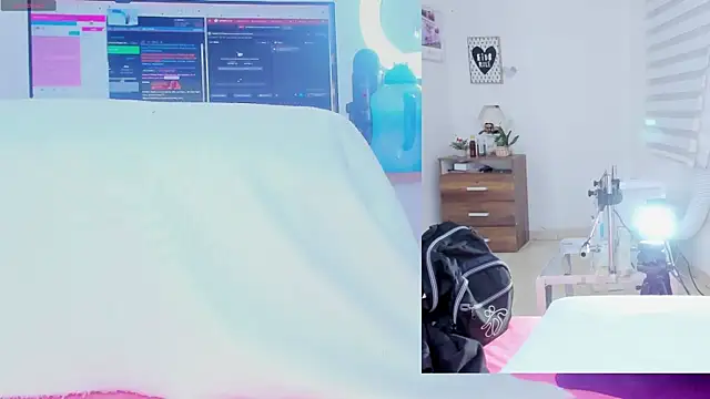 Snapshot of Daki_Ume_ chatting on January 13, 2026, 2:37 am Daki Ume online show from January 13, 2026, 2:37 am