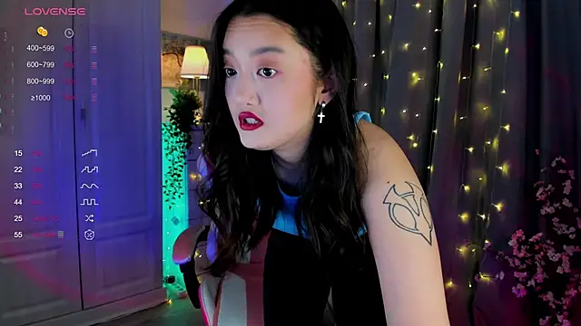 FreyaRaya online show from March 7, 2025, 9:18 am