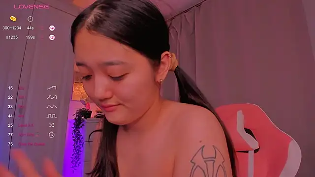 FreyaRaya online show from February 15, 2025, 3:06 pm