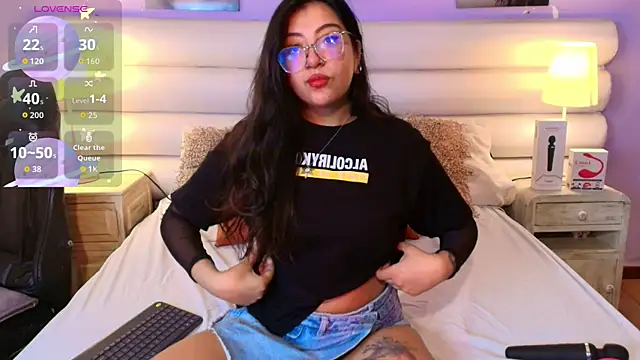 Snapshot of milan_sweet chatting on June 18, 2026, 8:47 pm milan sweet online show from June 18, 2026, 8:47 pm
