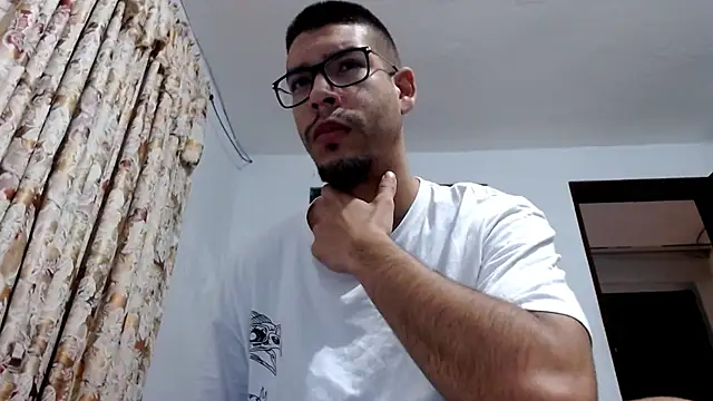Snapshot of gollfather13 chatting on September 18, 2025, 3:37 pm gollfather13 online show from September 18, 2025, 3:37 pm
