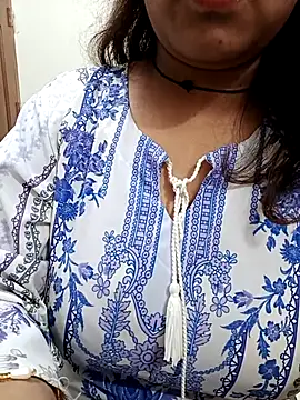 Dayna-36 online show from November 12, 2025, 4:22 pm