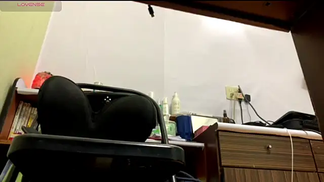 1o4e04 online show from February 16, 2025, 4:10 pm